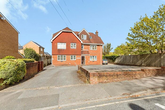 2 Bedroom Flat For Sale In Parsonage Road, Horsham, RH12