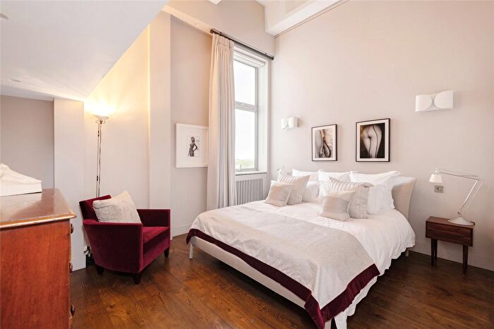 3 Bedroom Flat To Rent In The Piper Building, London, SW6