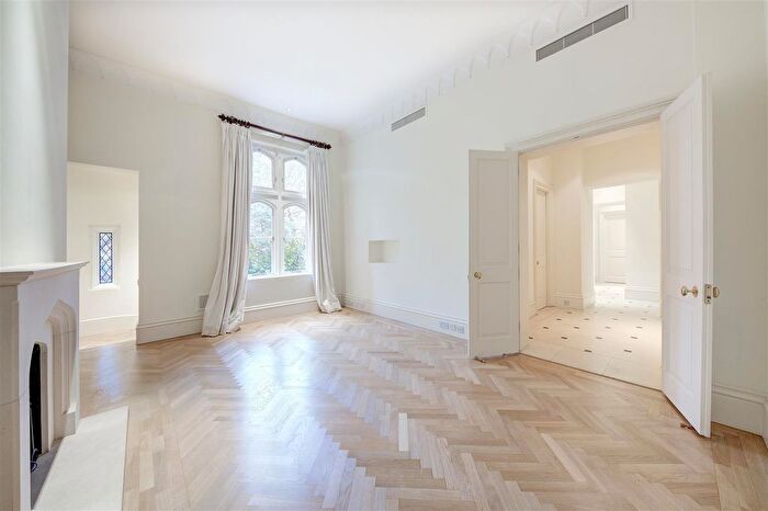 2 Bedroom Flat To Rent In Rose Square, Fulham Road, SW3