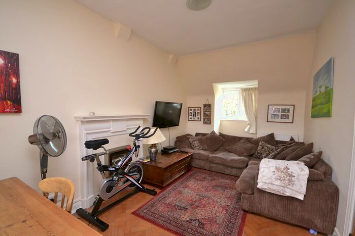 3 Bedroom Flat To Rent In Lyttelton Court, Lyttelton Road, London, N2