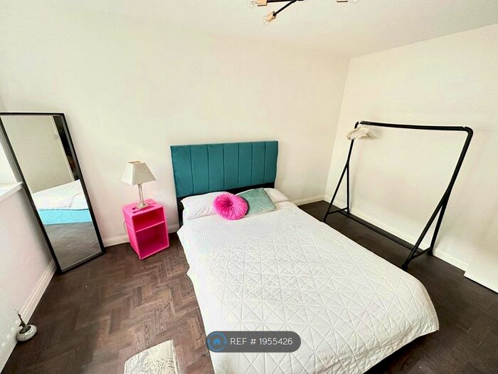 1 Bedroom Flat To Rent In South Croydon, South Croydon, CR2