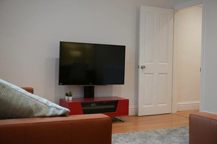 6 Bedroom Apartment To Rent In Oakfield Place, Clifton, BS8