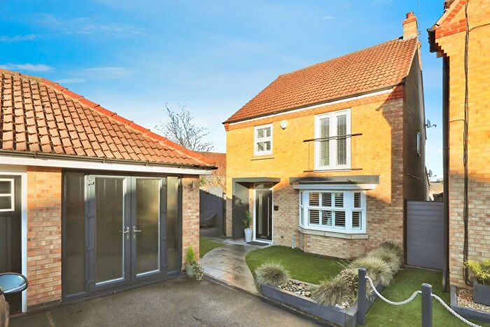 3 Bedroom Detached House For Sale In Oxclose Park Rise, Halfway, Sheffield, S20