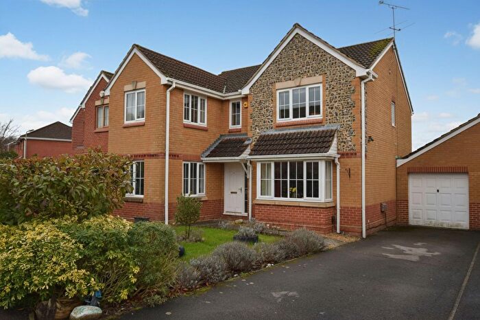 4 Bedroom Detached House For Sale In Barn Piece, Chandler's Ford, SO53