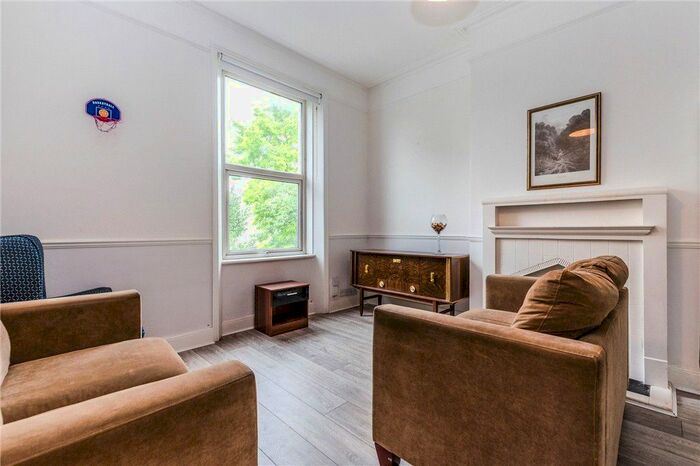 2 Bedroom Flat To Rent In Harvard Road, Chiswick, London, Uk, W4