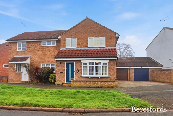 3 Bedroom Semi-Detached House For Sale In Brocksparkwood, Brentwood, CM13