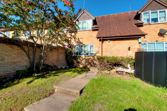 1 Bedroom Town House To Rent In Welshside, NW9