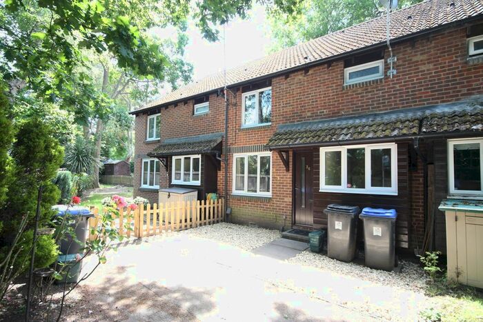 1 Bedroom Terraced House To Rent In Overthorpe Close, Knaphill, Woking, GU21