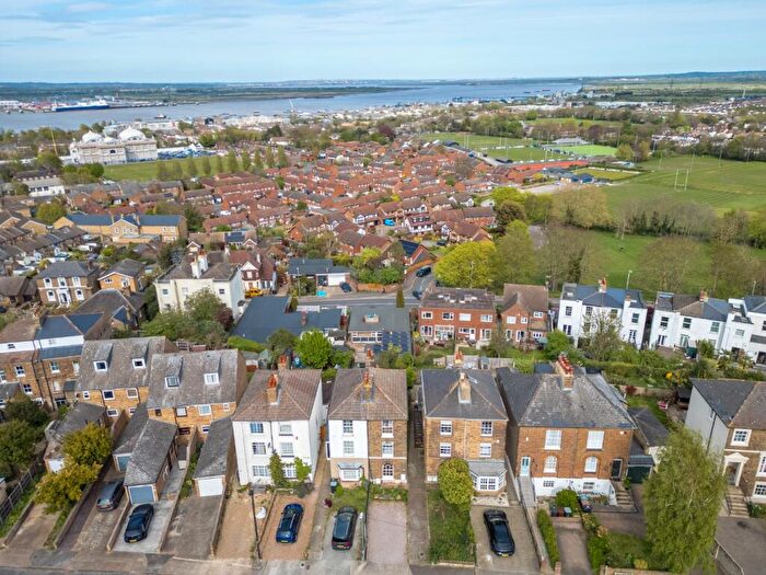 3 Bedroom Semi Detached House For Sale In South Hill Road, Gravesend, DA12