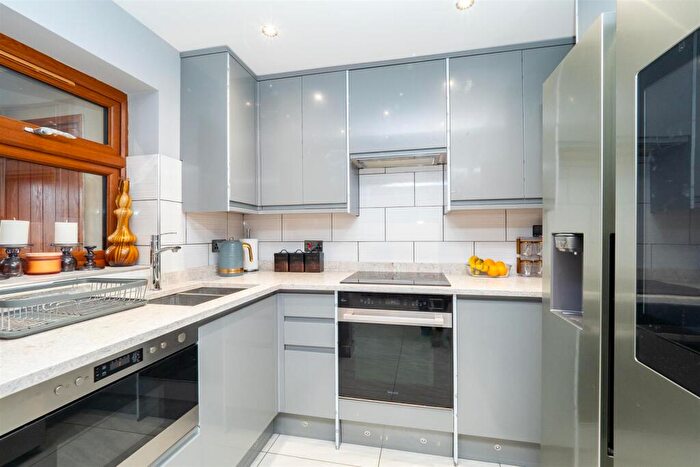 2 Bedroom Terraced House To Rent In Russell Way, Sutton, SM1