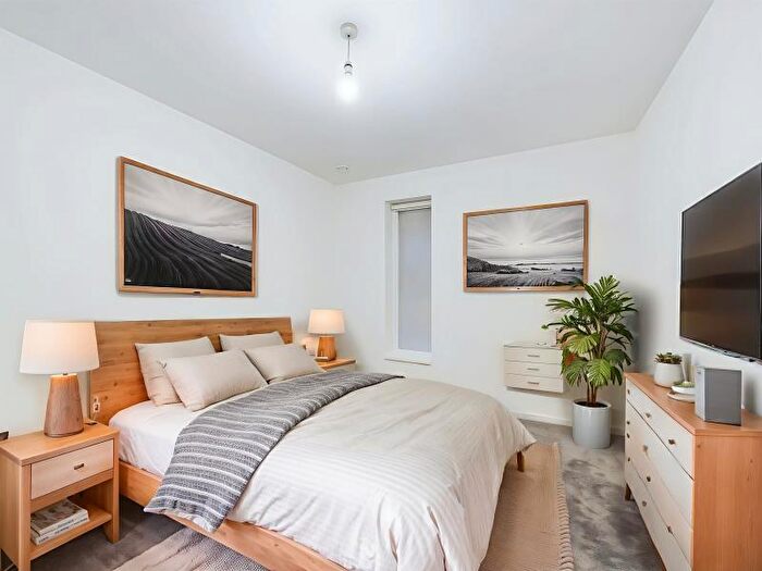 2 Bedroom Apartment To Rent In Apt . :: Ice Plant, M4