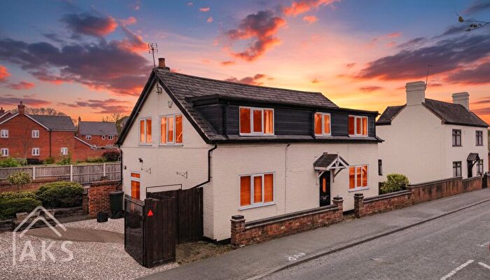 4 Bedroom Detached House For Sale In Derby Road, Hilton, DE65