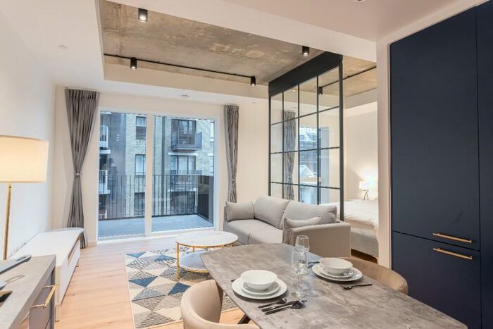 Studio To Rent In Goodluck Hope Walk, London, E14