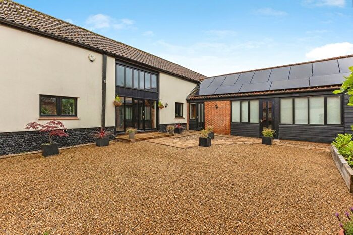 6 Bedroom Barn Conversion For Sale In Low Common, Deopham, Wymondham, Norfolk, NR18