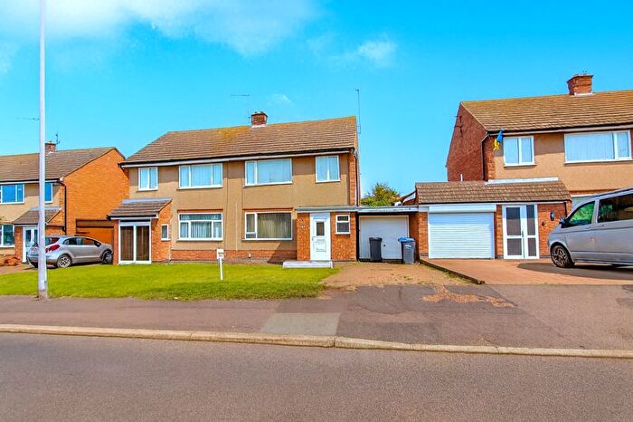 3 Bedroom Semi-Detached House To Rent In Knightscliffe Way, Northampton, NN5