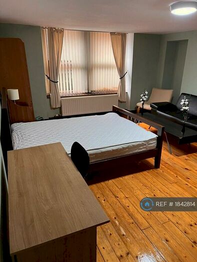 Studio To Rent In Holland Street, Glasgow, G2