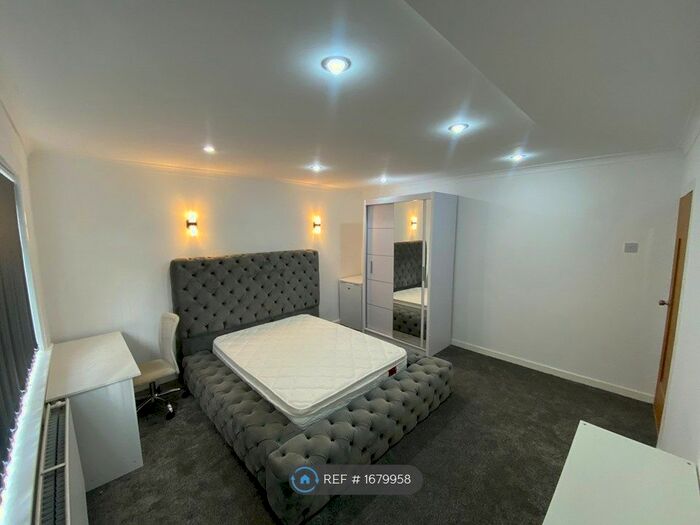 1 Bedroom Flat To Rent In Princess Road, Manchester, M20