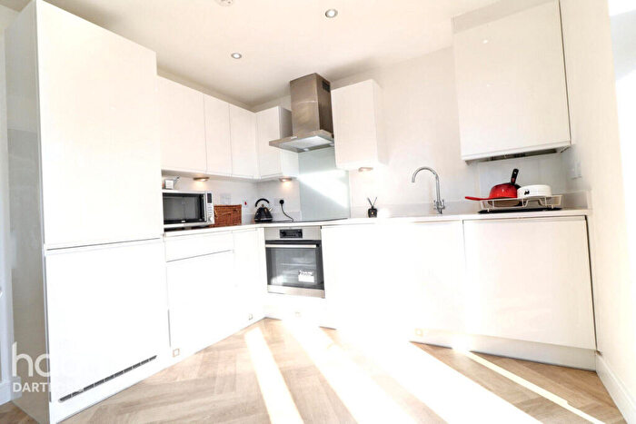 3 Bedroom Semi Detached House To Rent In Castle Hill Drive, Swanscombe, DA10