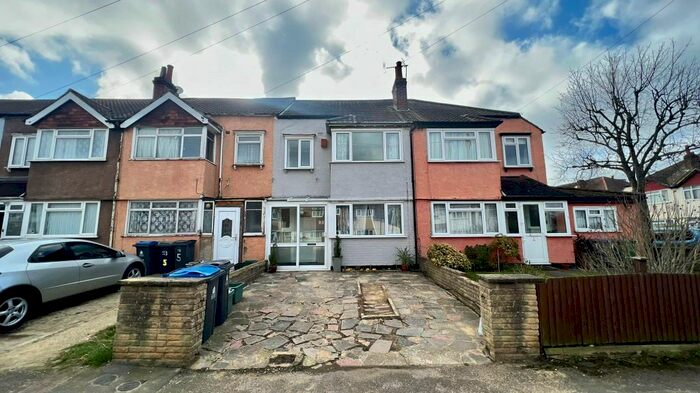 3 Bedroom Terraced House To Rent In Potters Grove, New Malden, KT3