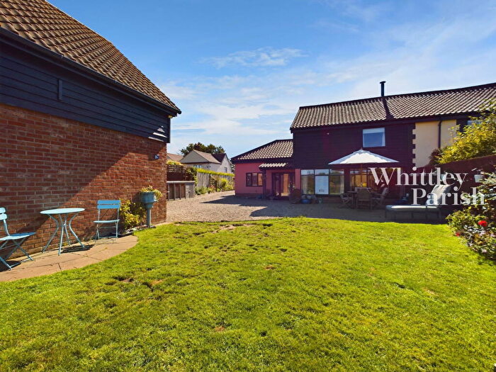 3 Bedroom Barn Conversion For Sale In Low Street, Oakley, IP21