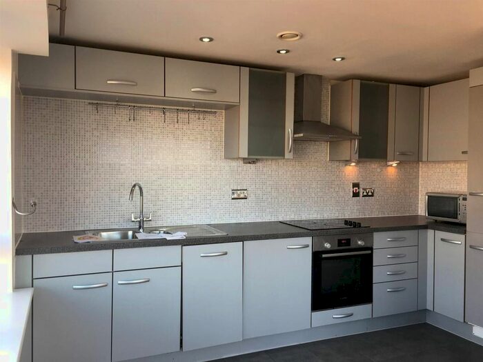 2 Bedroom Flat To Rent In Mercury House, Ealing, W5