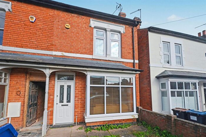 4 Bedroom Semi Detached House For Sale In Wentworth Road, Harborne, Birmingham, B17