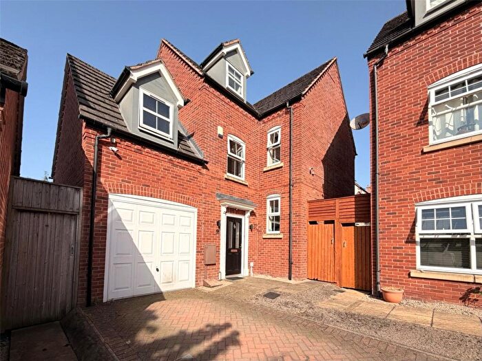 4 Bedroom Detached House For Sale In Kingswood Close, Birmingham, West Midlands, B30