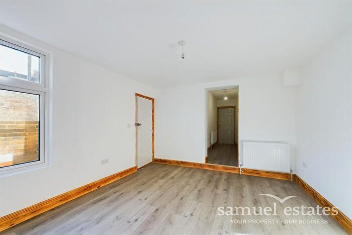 2 Bedroom Flat To Rent In Dartnell Road, Croydon, CR0