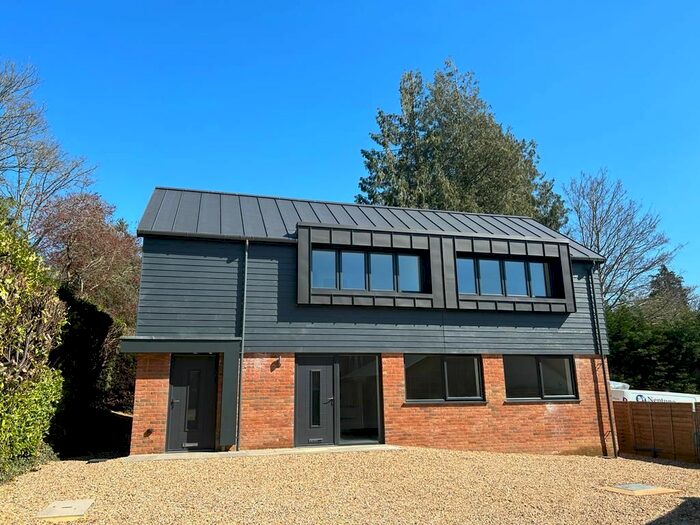 1 Bedroom Flat To Rent In Hursley Road, Chandler's Ford, Eastleigh, SO53