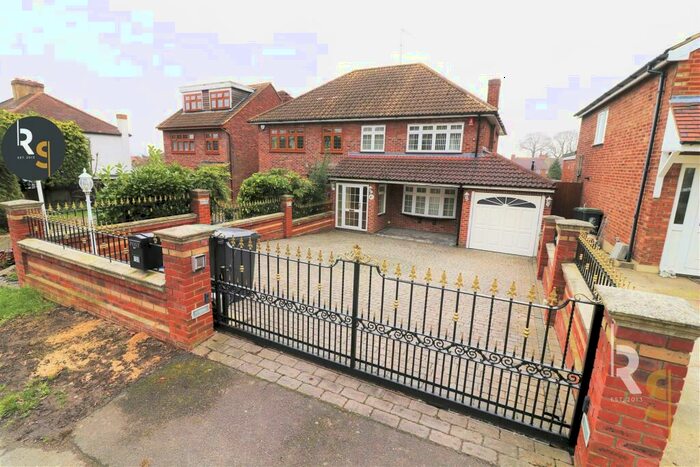 4 Bedroom Semi-Detached House To Rent In Englands Lane, Loughton, IG10