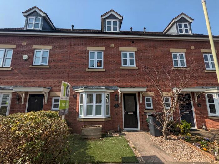 4 Bedroom Town House To Rent In Hartley Gardens, Gloucester, GL4