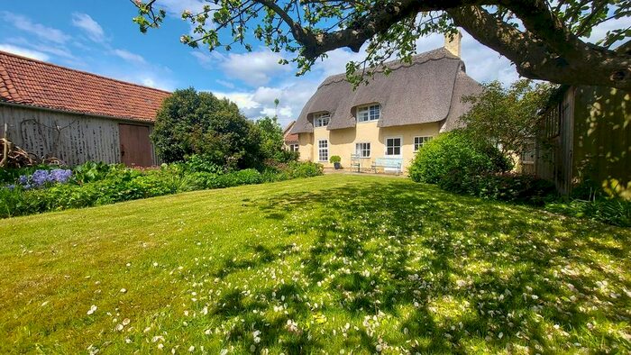 2 Bedroom Property For Sale In High Street, Thurlby, Bourne, PE10