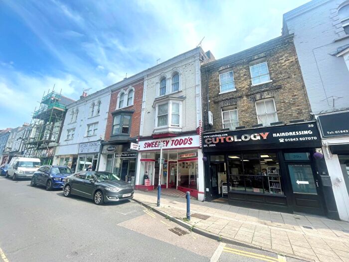 2 Bedroom Flat To Rent In King Street, Ramsgate, CT11