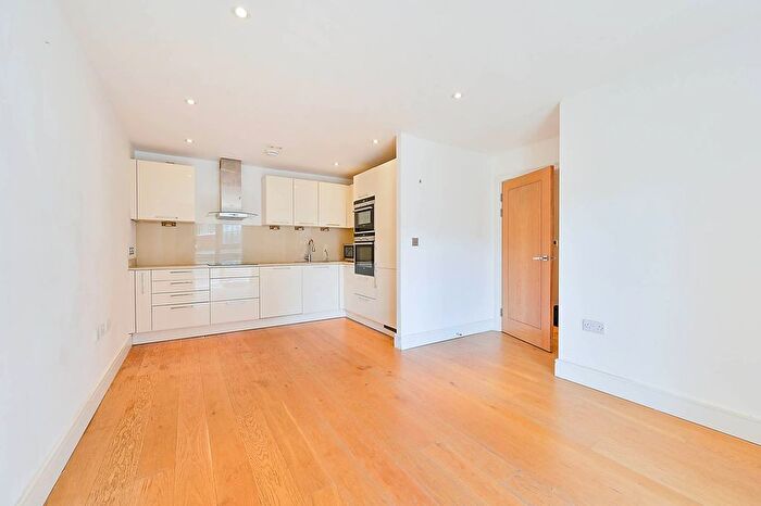 2 Bedroom Flat For Sale In Skerne Road, Kingston, Kingston Upon Thames, KT2