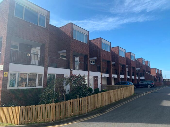 2 Bedroom Flat To Rent In St. Johns Court, St. Johns, Wakefield WF1