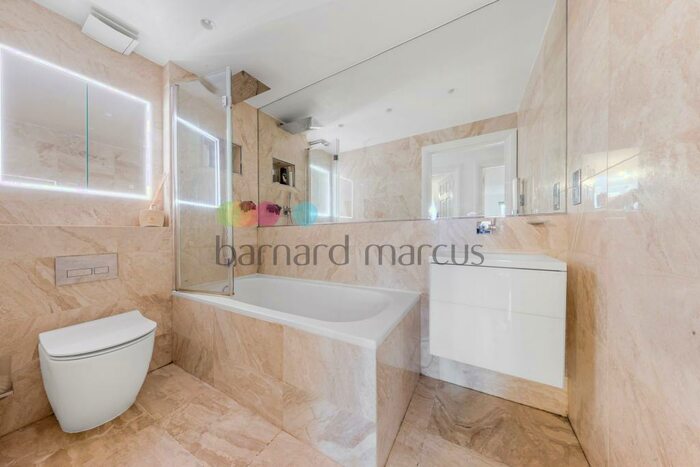 2 Bedroom Flat To Rent In Birdhurst Road, South Croydon, CR2