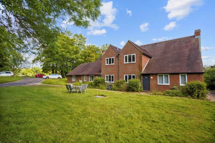 2 Bedroom Flat To Rent In Ends Place, Byfleets Lane, Warnham, Horsham, RH12