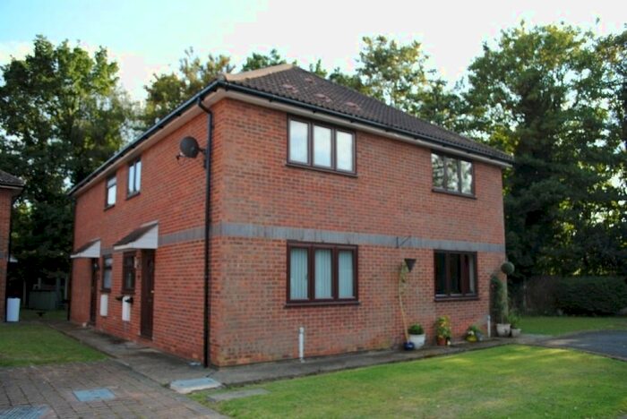 1 Bedroom End Of Terrace House To Rent In Kingsley Court, Brentwood Road, Heath Park, Romford, RM2