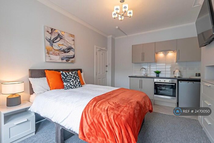 Studio To Rent In London Road, Reading, RG1