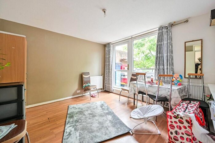 2 Bedroom Maisonette To Rent In Wivenclose Close, Peckham, London, SE15