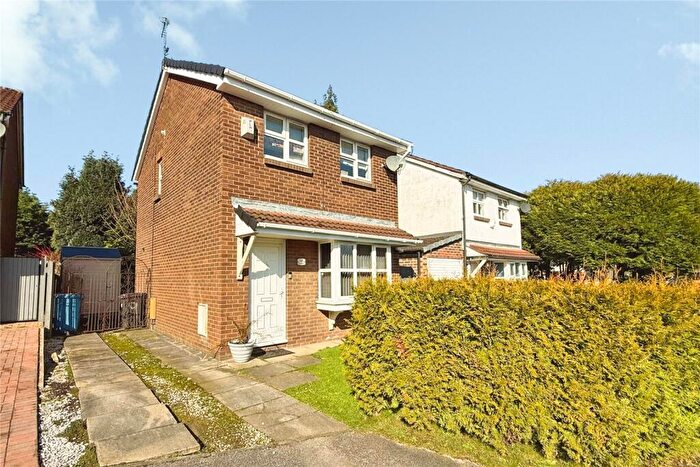 3 Bedroom Detached House For Sale In Pensby Close, Pendlebury, M27