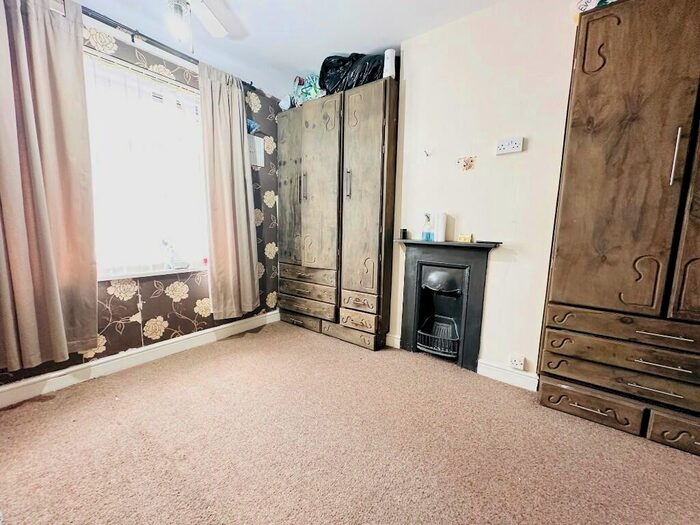 3 Bedroom End Of Terrace House To Rent In St. Pauls Crescent, West Bromwich, West Midlands, B70