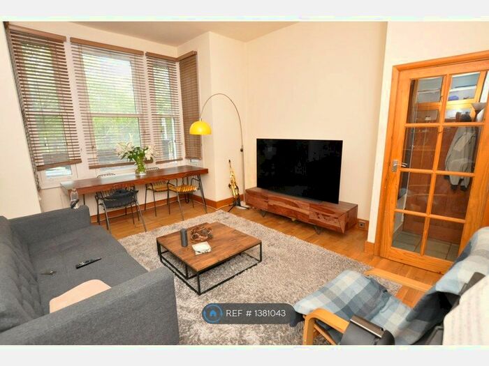 2 Bedroom Flat To Rent In Archway Road, London, N6