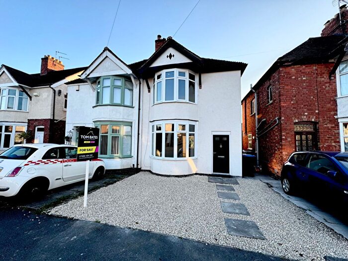 3 Bedroom Semi-Detached House For Sale In Strathmore Road, Hinckley, LE10