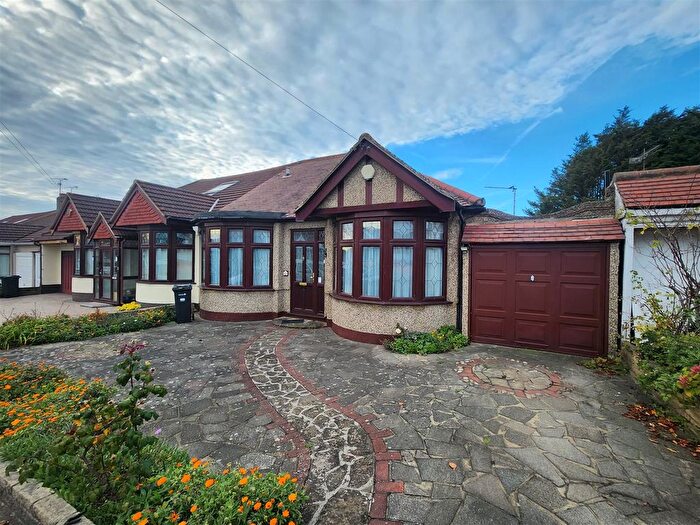 3 Bedroom Semi Detached Bungalow For Sale In Leigh Avenue, Redbridge - Chain Free!, IG4