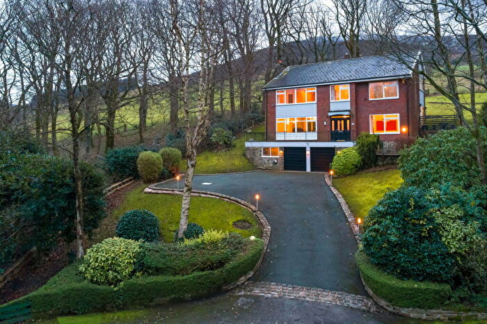 4 Bedroom Detached House For Sale In The Nook, Greenfield, Saddleworth, OL3