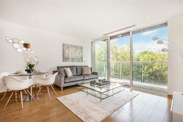 2 Bedroom Apartment For Sale In Eustace Building, Queenstown Road, London, SW11