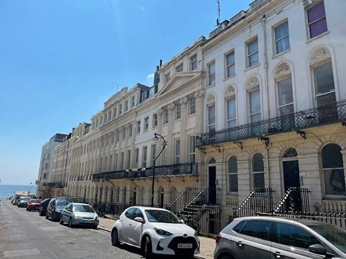 2 Bedroom Flat To Rent In Oriental Place, Brighton, BN1