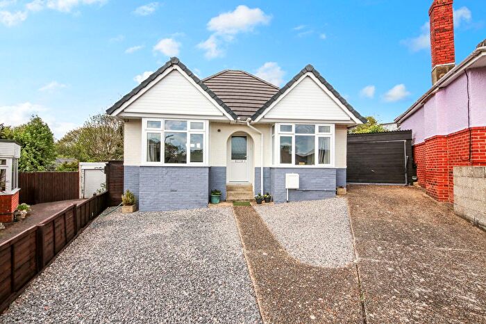2 Bedroom Detached Bungalow For Sale In South East Crescent, Sholing, SO19