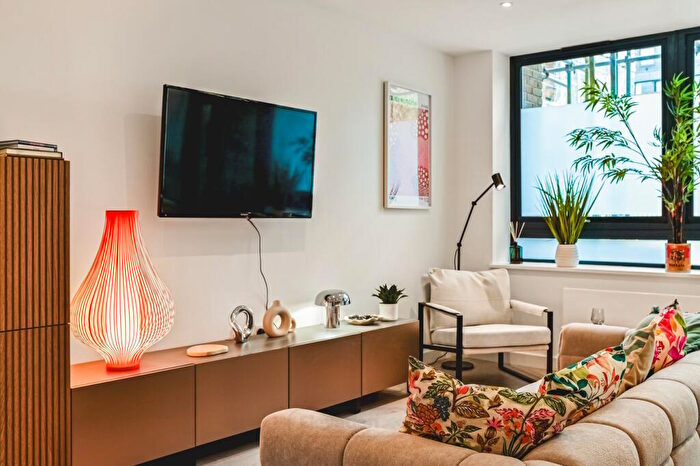 1 Bedroom Apartment For Sale In Silbury Blvd, Milton Keynes, MK9